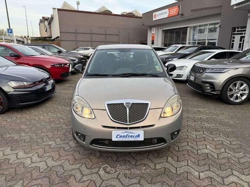 Usata Lancia Ypsilon Platinum 69 CV (50 kW) 2012 Antracite Utilitaria