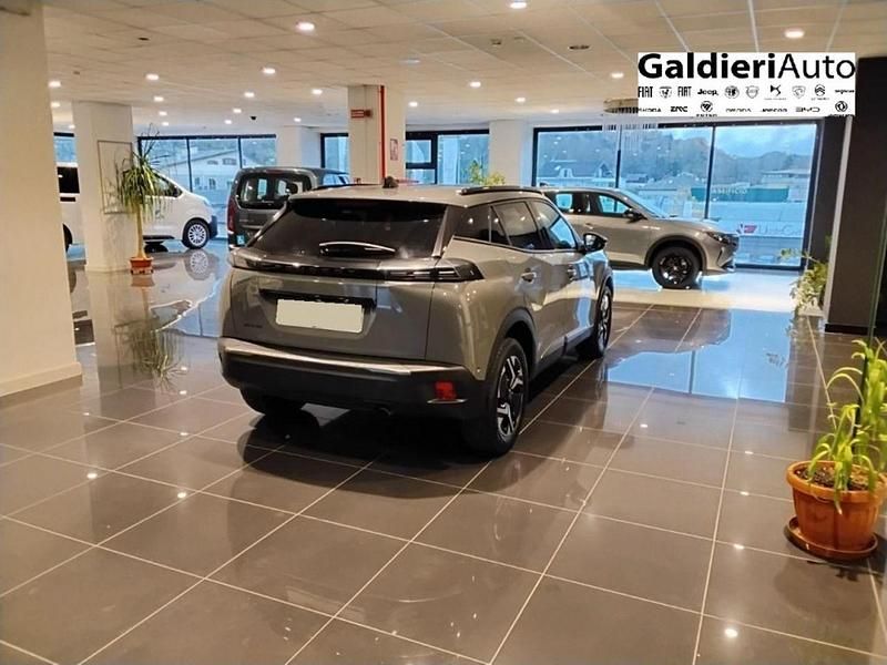 Usata Peugeot 2008 Allure 101 CV (74 kW) 2025 Grigio SUV