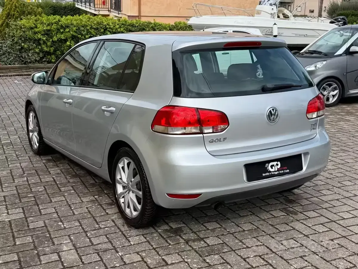 Begagnad VW Golf VI Comfortline 105 HK (77 kW) 2011 Grå Halvkombi