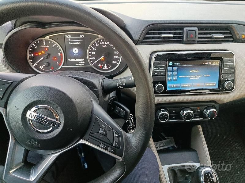 Usata Nissan Micra 90 CV (66 kW) 2018 Grigio Berlina