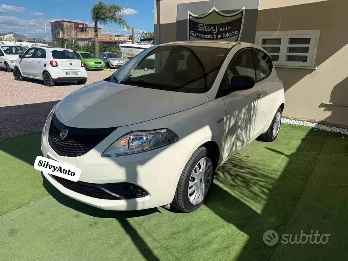 Usata Lancia Ypsilon S 69 CV (50 kW) 2014 Bianco Utilitaria