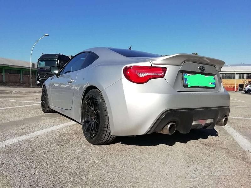 Usata Subaru BRZ 200 CV (147 kW) 2014 Argento Coupé