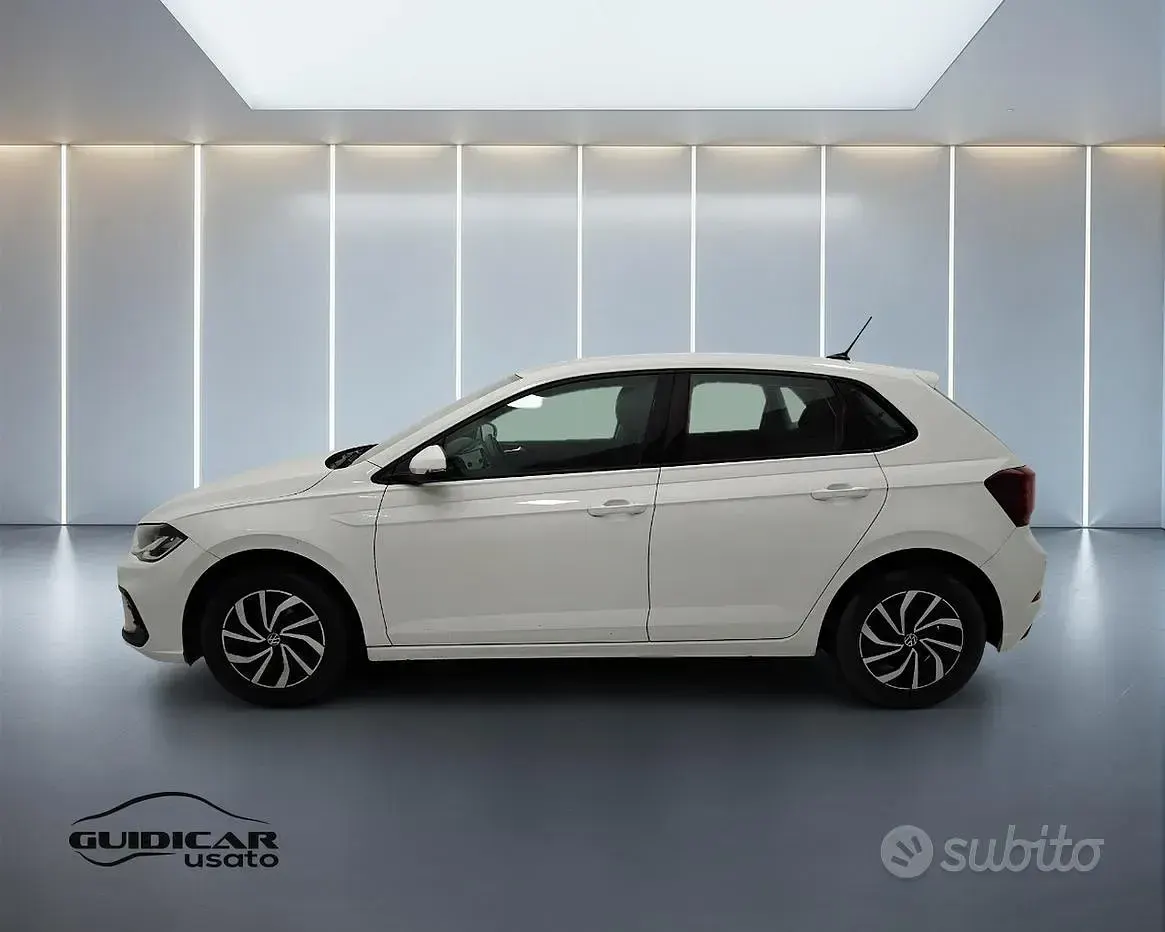 Usata VW Polo Life 95 CV (69 kW) 2023 Bianco Utilitaria