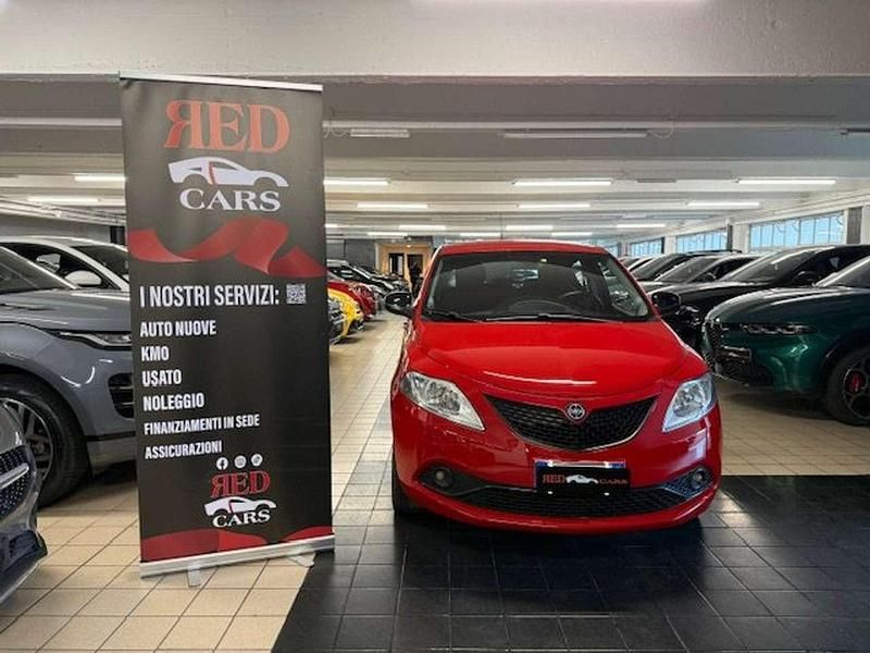 Usata Lancia Ypsilon Gold 69 CV (50 kW) 2019 Rosso Utilitaria