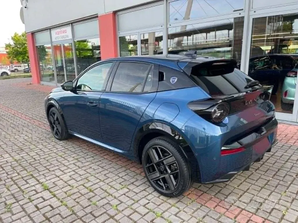 Nuova Lancia Ypsilon 101 CV (74 kW) 2025 Bluazzurro Utilitaria