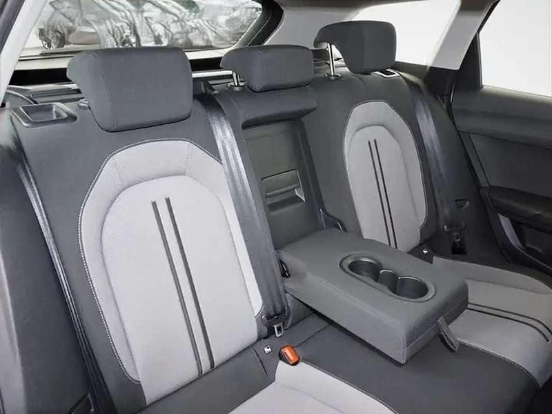 Usata Seat Leon Style 150 CV (110 kW) 2021 Argento Station wagon