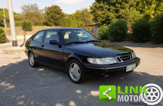 Usata Saab 900 185 CV (136 kW) 1994 Nero Utilitaria