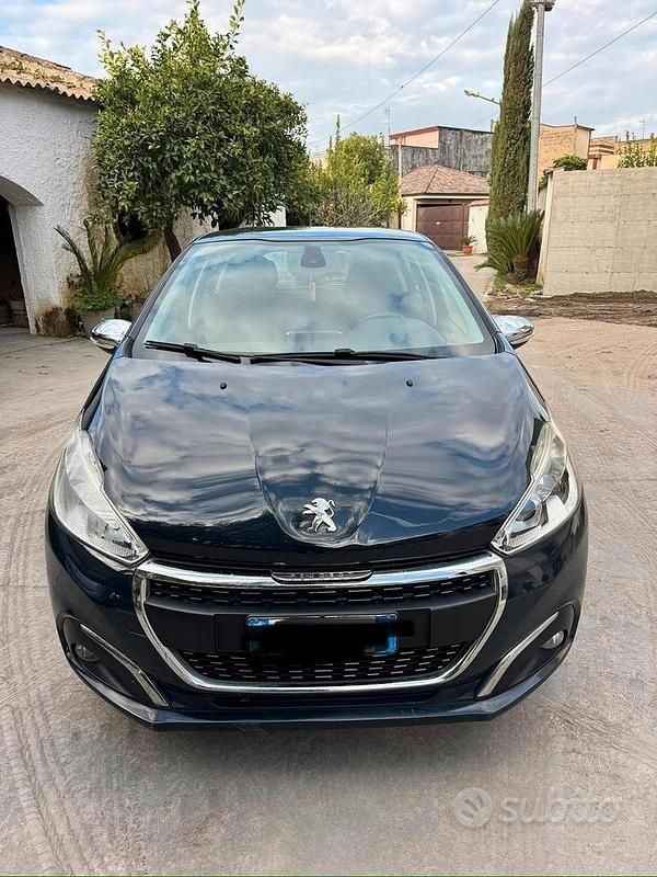 Usata Peugeot 208 2016 Utilitaria