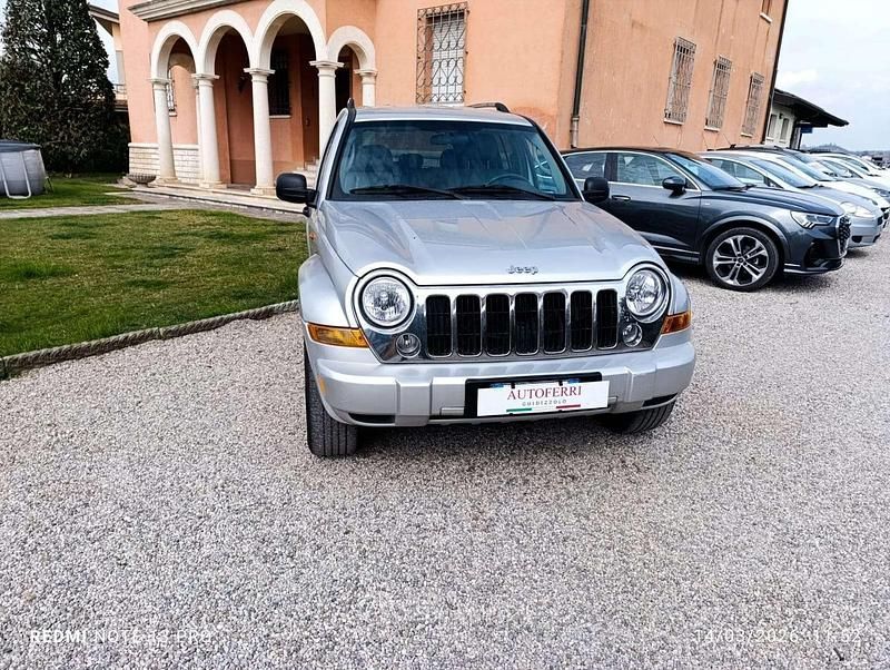 Usata Jeep Cherokee Limited 163 CV (119 kW) 2008 Argento SUV
