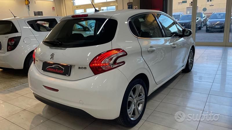 Usata Peugeot 208 Allure 120 CV (88 kW) 2015 Bianco Utilitaria