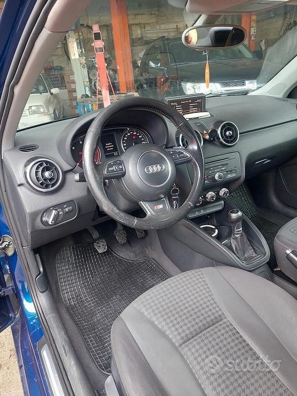 Usata Audi A1 105 CV (77 kW) 2011 Blu Utilitaria
