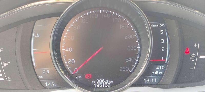 Usata Volvo V60 Momentum 163 CV (119 kW) 2014 Bianco Station wagon