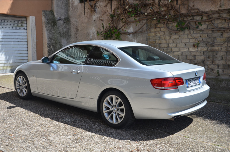 Usato 2007 BMW 325 2.5 Benzin 218 CV (15.900 €)