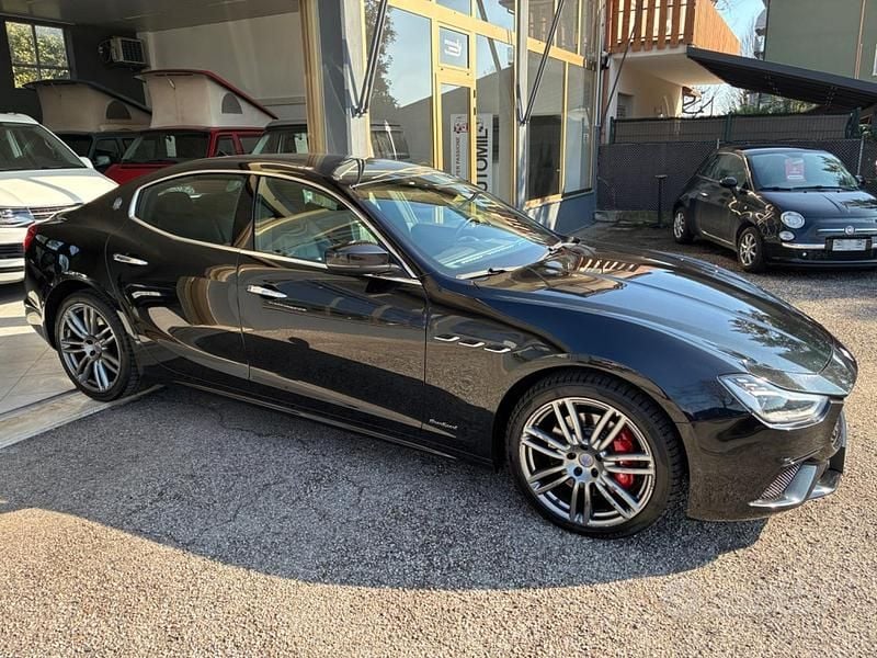 Usata Maserati Ghibli 275 CV (202 kW) 2018 Nero Berlina