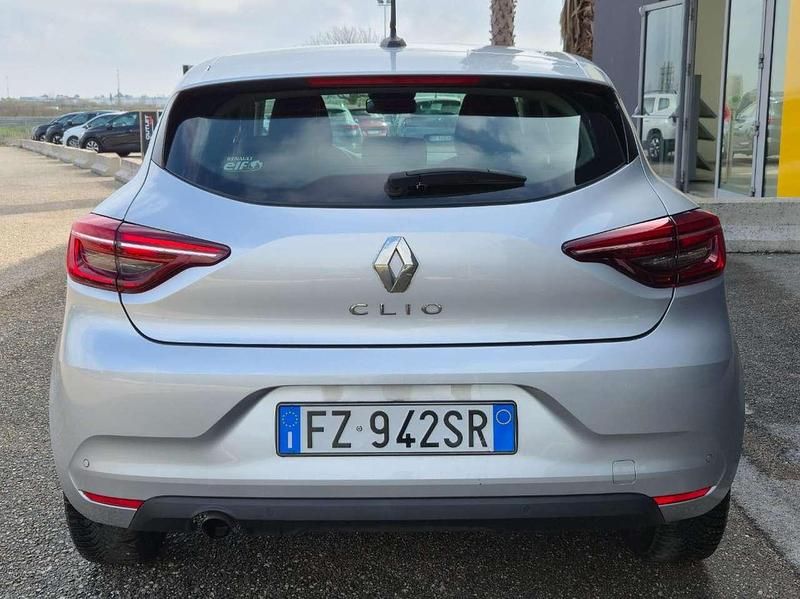 Begagnad Renault Clio IV Business 86 HK (63 kW) 2019 Silver Sedan