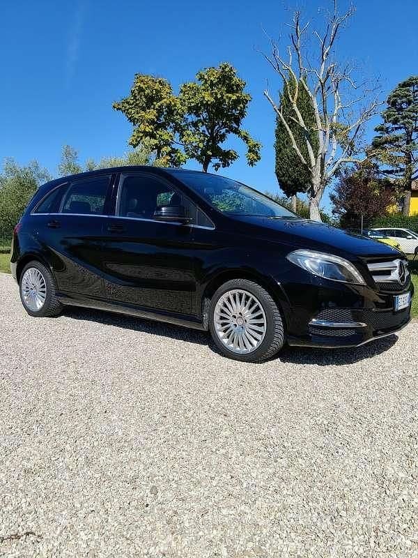 Usata Mercedes B200 Premium 156 CV (114 kW) 2015 Monovolume