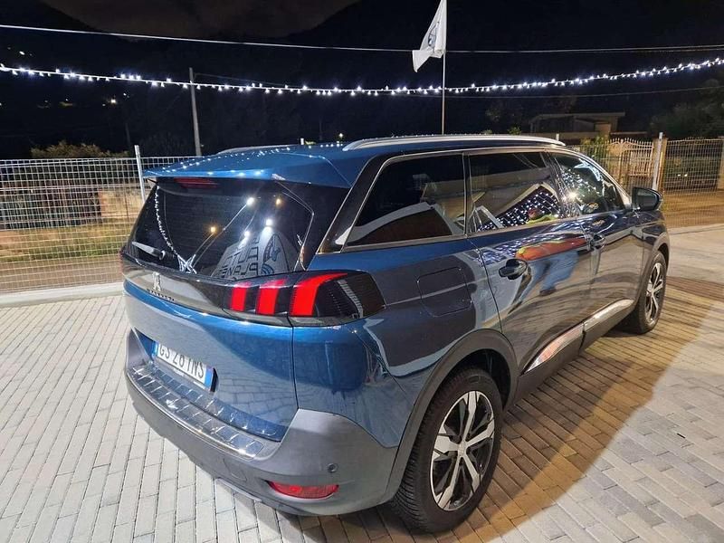 Usata Peugeot 5008 Allure 131 CV (96 kW) 2024 Blue celebes SUV