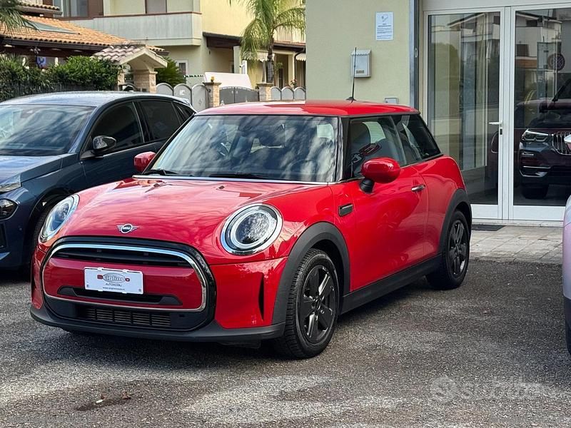 Usata Mini ONE Classic 75 CV (55 kW) 2022 Rosso Utilitaria