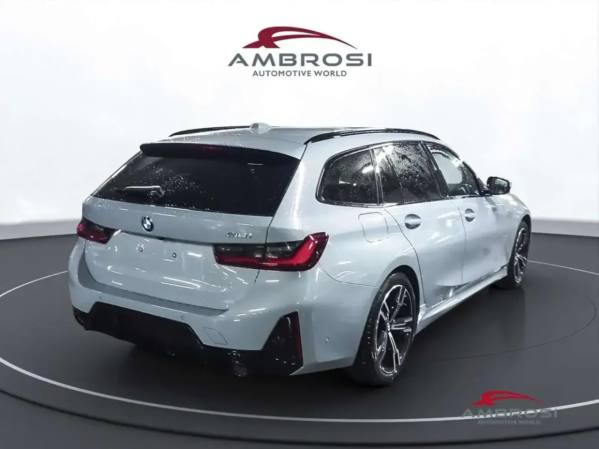 Nuova BMW 318 M Sport 156 CV (114 kW) 2025 Brooklyn grey metallic Station wagon