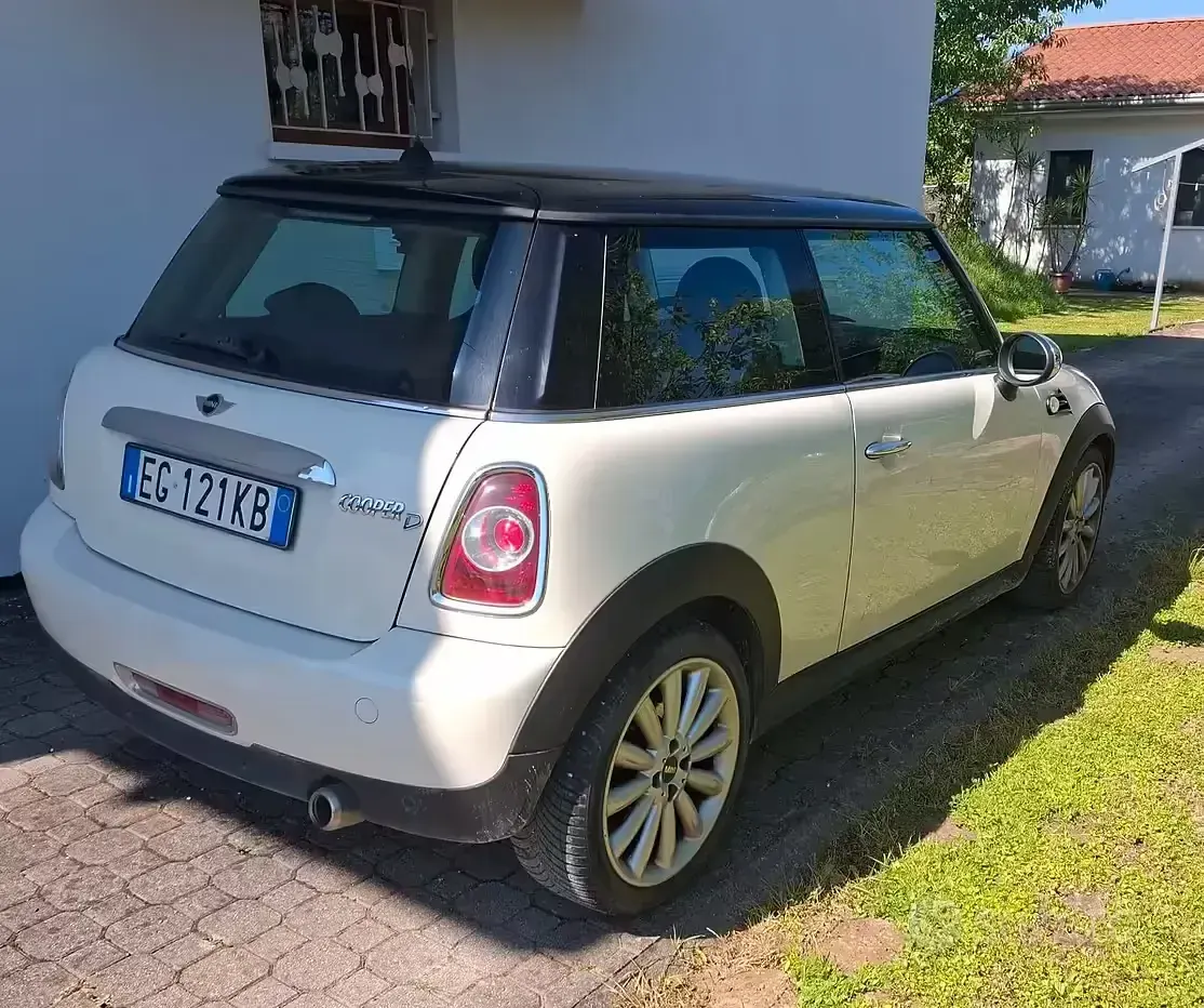 Usata Mini Cooper D 112 CV (82 kW) 2011 Utilitaria