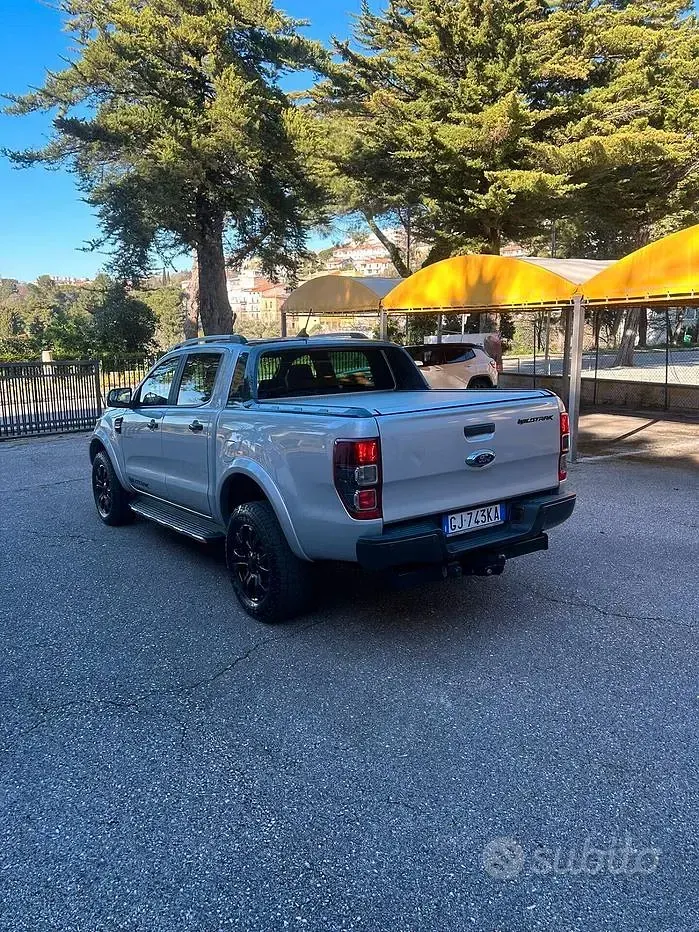 Usata Ford Ranger Wildtrack 213 CV (156 kW) 2022 Grigio Pick-up
