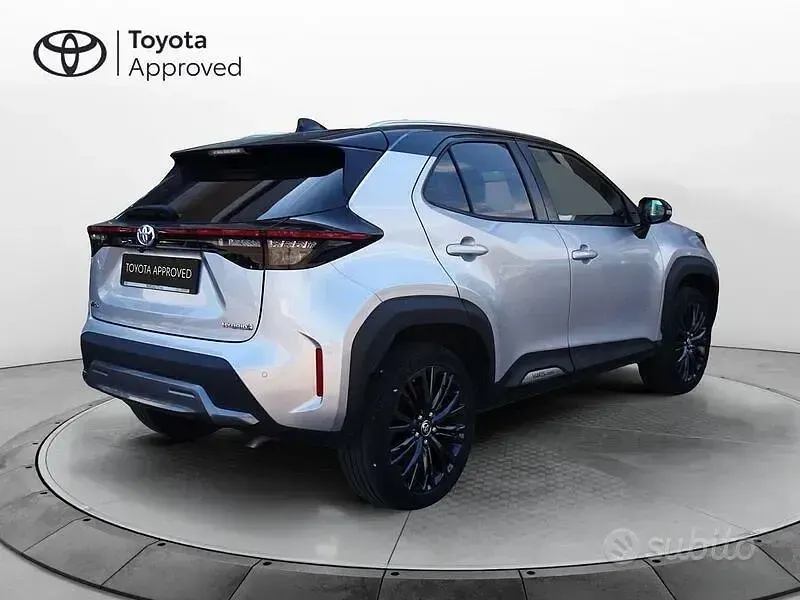 Usata Toyota Yaris Cross 116 CV (85 kW) 2022 Grigio SUV