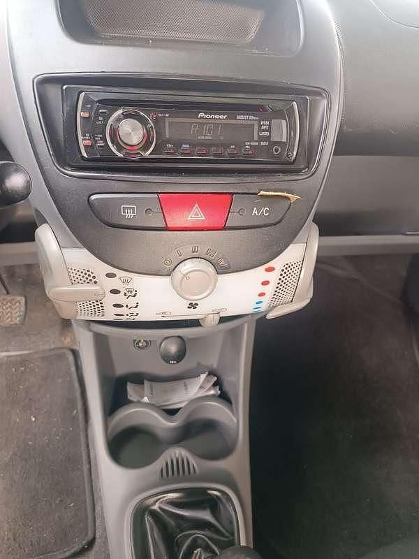 Usata Toyota Aygo 68 CV (50 kW) 2011 Blu/azzurro Utilitaria