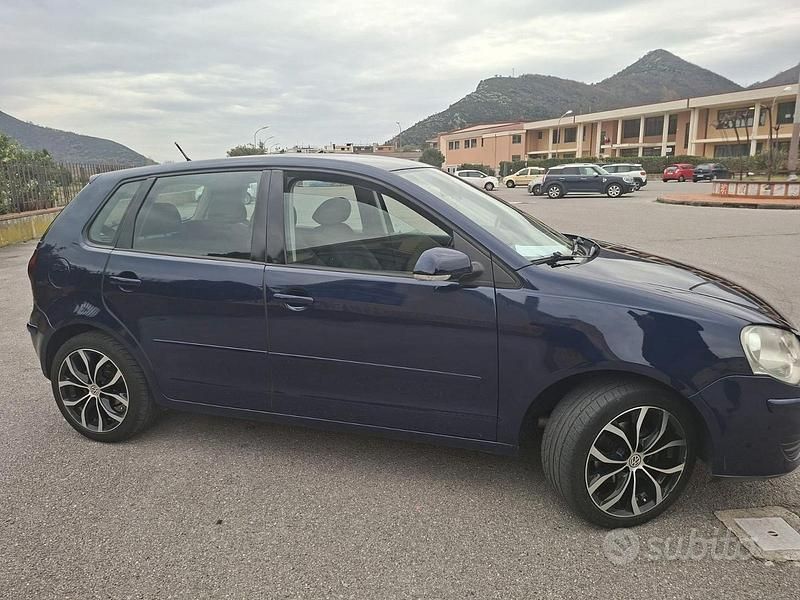 Usata VW Polo 75 CV (55 kW) 2005 Blu Berlina