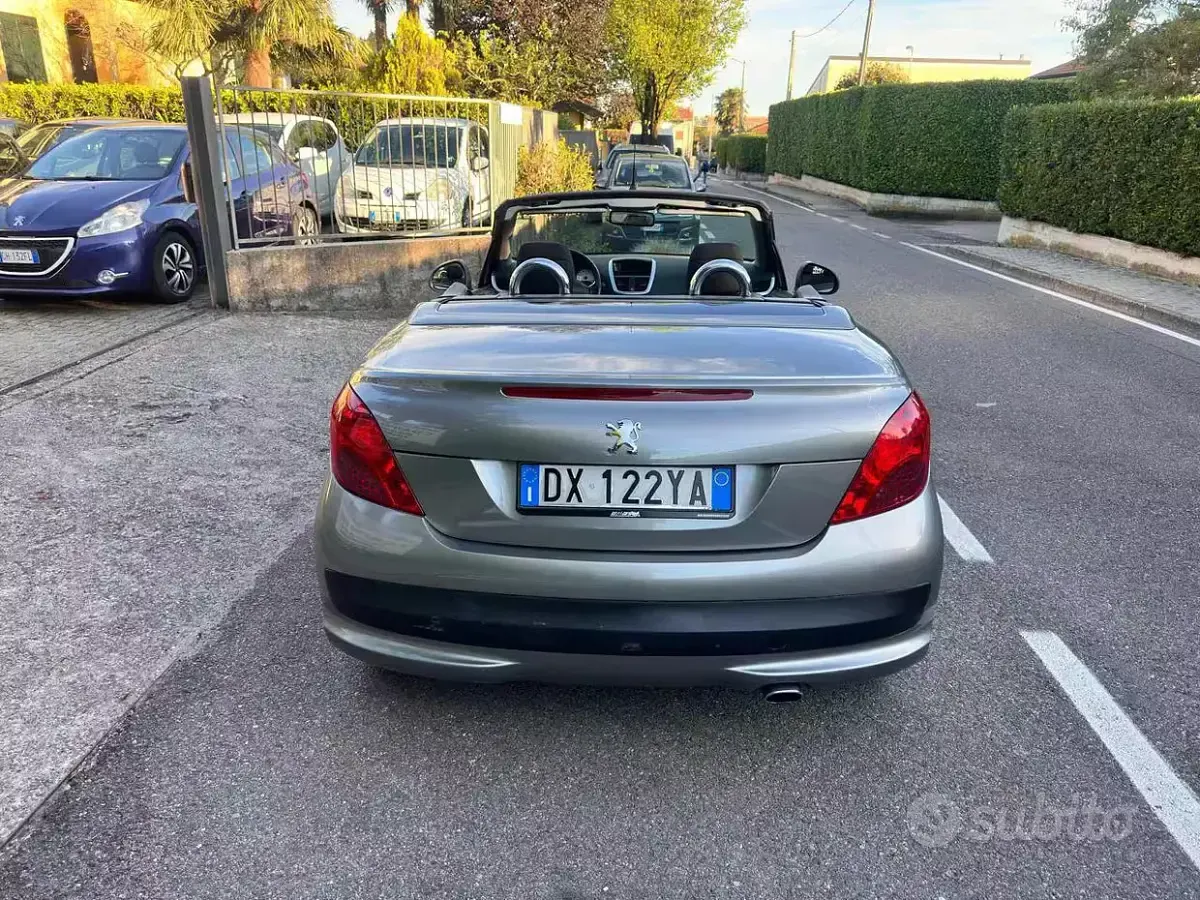 Usata Peugeot 207 CC 120 CV (88 kW) 2009 Grigio Cabrio