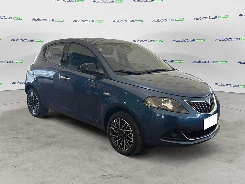 Usata Lancia Ypsilon S 70 CV (51 kW) 2024 Blu Utilitaria