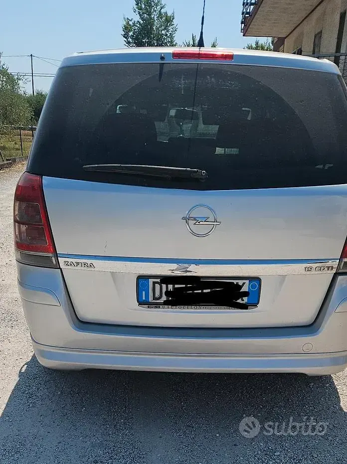 Usata Opel Zafira 150 CV (110 kW) 2009 Grigio Monovolume