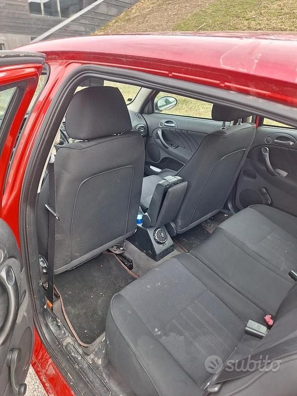 Usata Alfa Romeo 147 105 CV (77 kW) 2006 Rosso Utilitaria