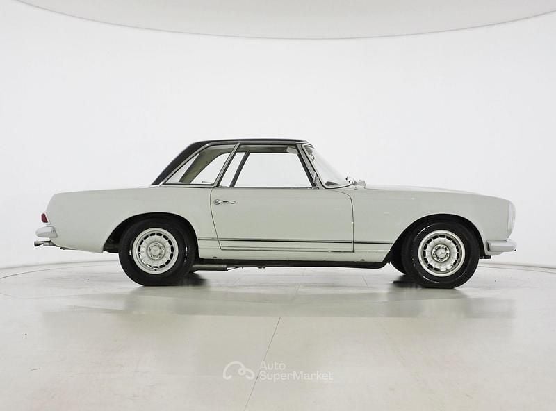 Usata Mercedes 230 150 CV (110 kW) 1967 Bianco Cabrio