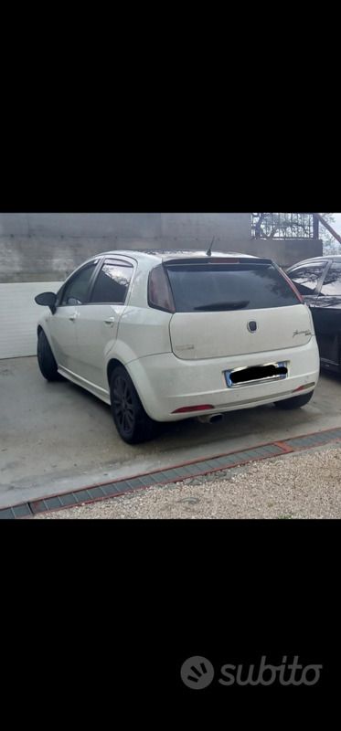 Usata Fiat Grande Punto 90 CV (66 kW) 2009 Bianco Utilitaria