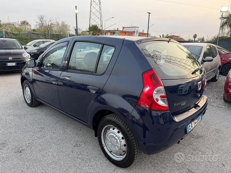 Usata Dacia Sandero 72 CV (52 kW) 2010 Blu Berlina