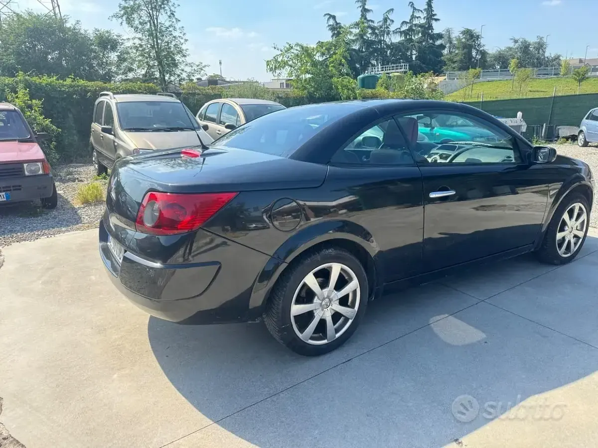 Usata Renault Mégane Cabriolet Dynamique 131 CV (96 kW) 2006 Nero Cabrio