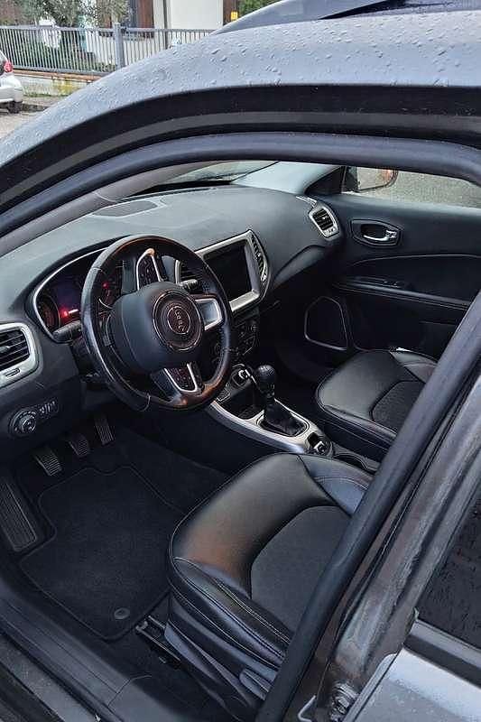 Usata Jeep Compass 120 CV (88 kW) 2018 Grigio SUV