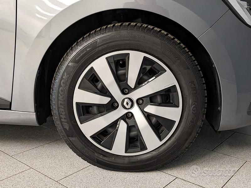 Usata Renault Clio V Equilibre 91 CV (66 kW) 2023 Grigio Berlina