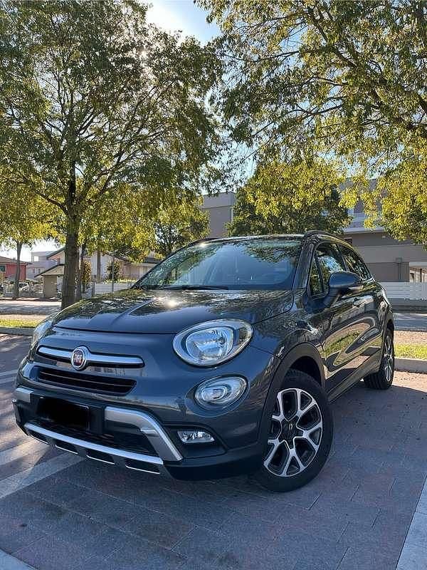 Grigio Usata 2017 Fiat 500X Cross SUV | 9800 € (Buon prezzo) - Immagine 1/4