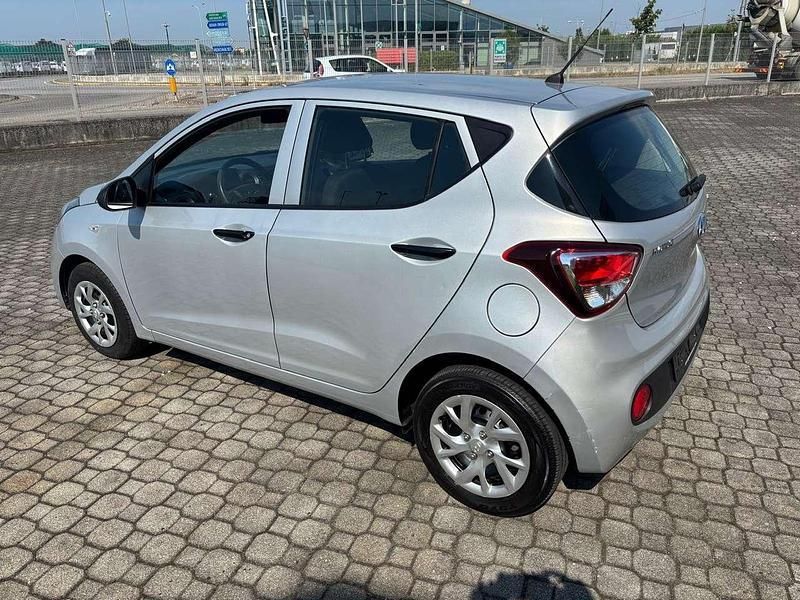 Usata Hyundai i10 67 CV (49 kW) 2018 Argento Utilitaria