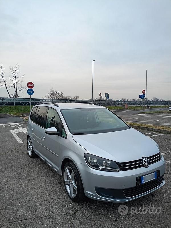Usata VW Touran 105 CV (77 kW) 2013 Grigio Monovolume