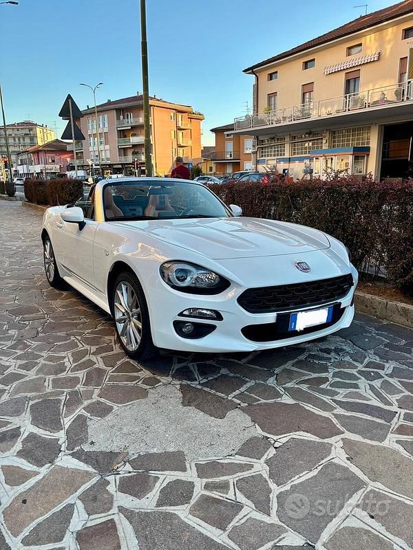 Usata Fiat 124 Spider Lusso 140 CV (102 kW) 2017 Bianco Cabrio