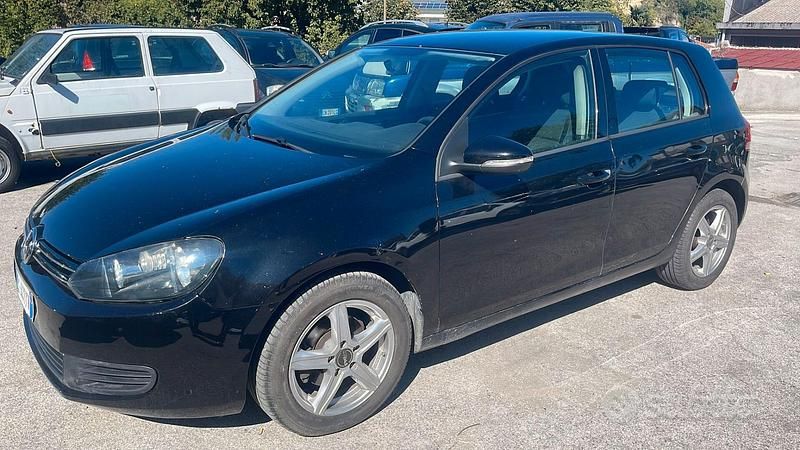 Nero Usata 2010 VW Golf VI Comfortline Tre volumi | 5700 € (Molto cara) - Immagine 1/4