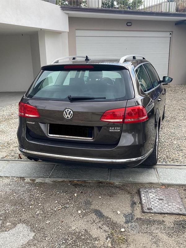 Usata VW Passat 140 CV (102 kW) 2012 Marrone Station wagon