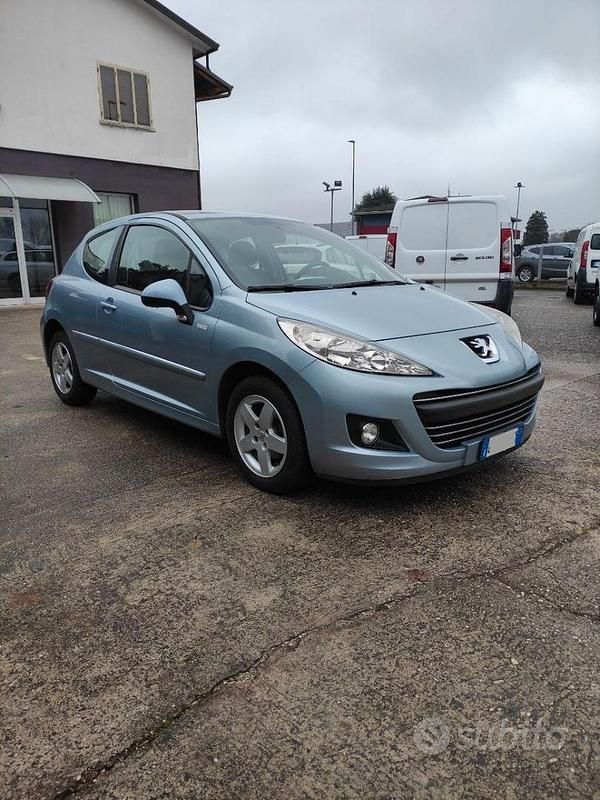 Usata Peugeot 207 68 CV (50 kW) 2010 Grigio Utilitaria
