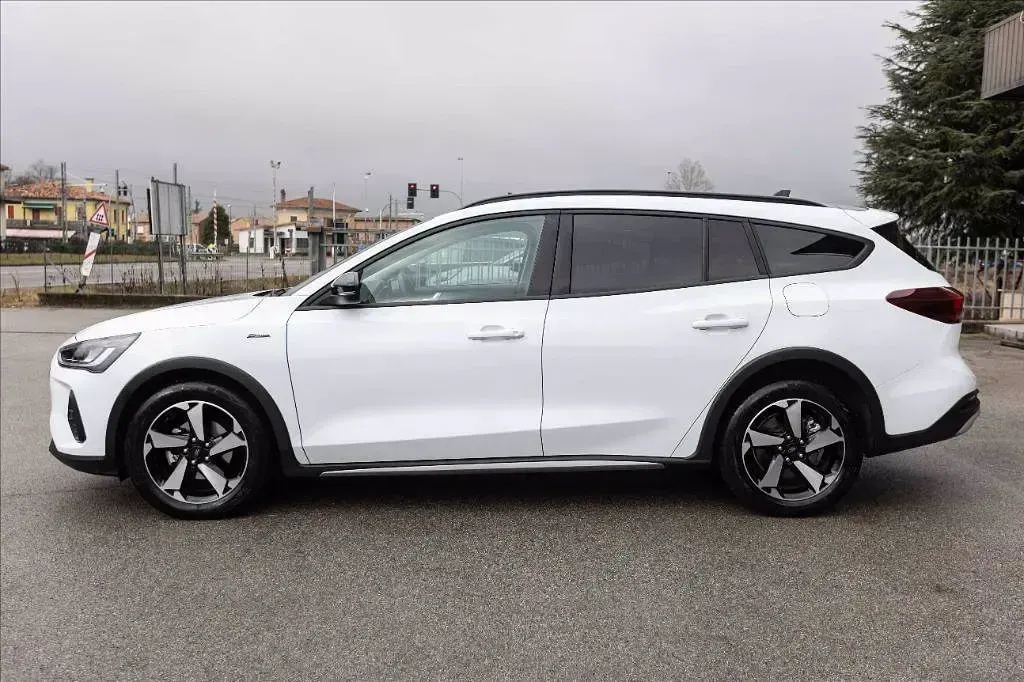 Usata Ford Focus Active 125 CV (91 kW) 2023 Bianco Station wagon