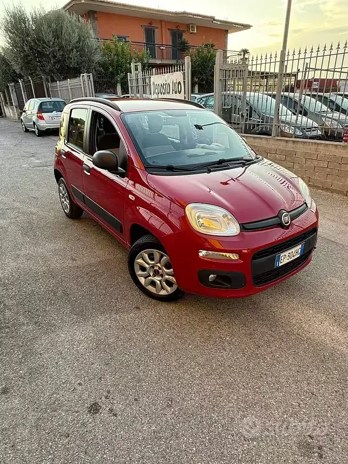 Usata Fiat Panda Lounge 80 CV (58 kW) 2013 Rosso Utilitaria