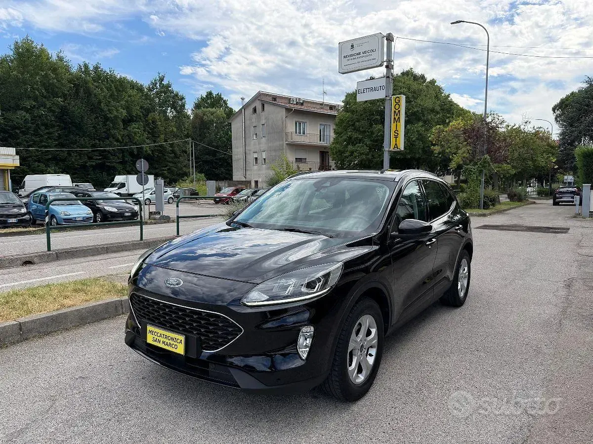 Usata Ford Kuga S 120 CV (88 kW) 2021 Nero SUV