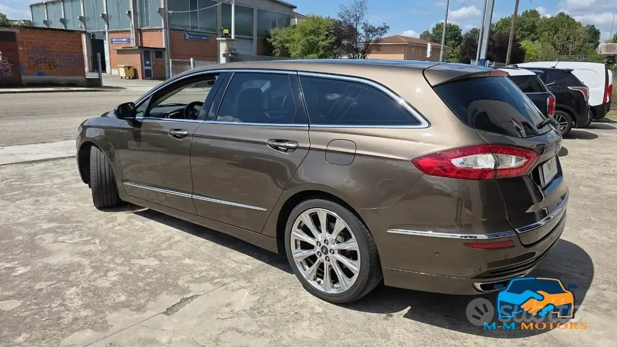 Usata Ford Mondeo Vignale 179 CV (131 kW) 2016 Marrone Station wagon