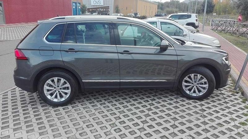 Grigio Usata 2017 VW Tiguan Business SUV | 13.000 € (Buon prezzo) - Immagine 1/4